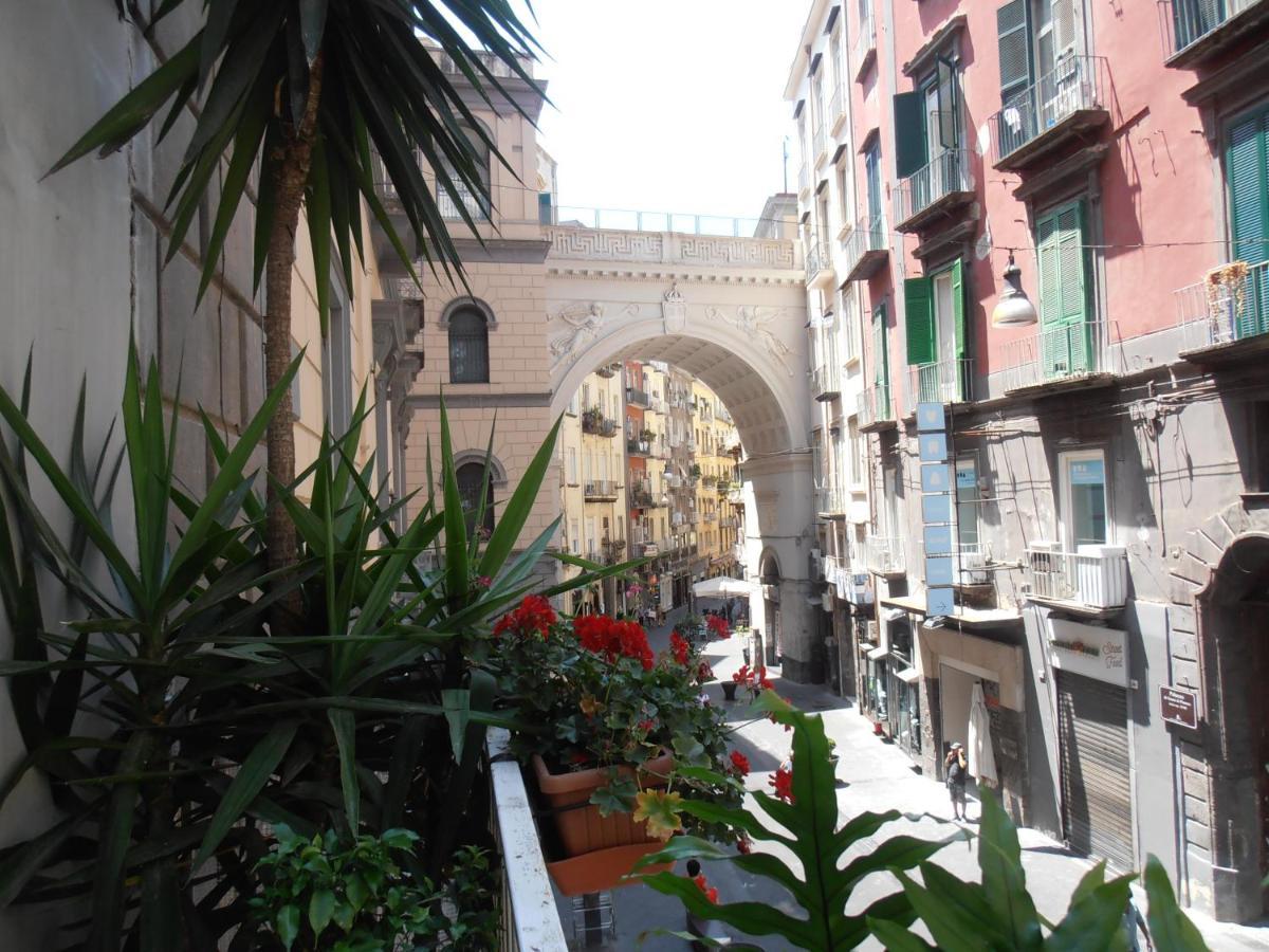 La Residenza Napoli Chiaia Short Let Apartment Superior Via Chiaia 82 Exteriör bild