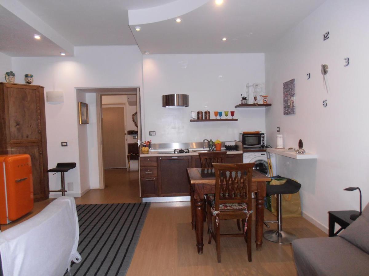 La Residenza Napoli Chiaia Short Let Apartment Superior Via Chiaia 82 Exteriör bild