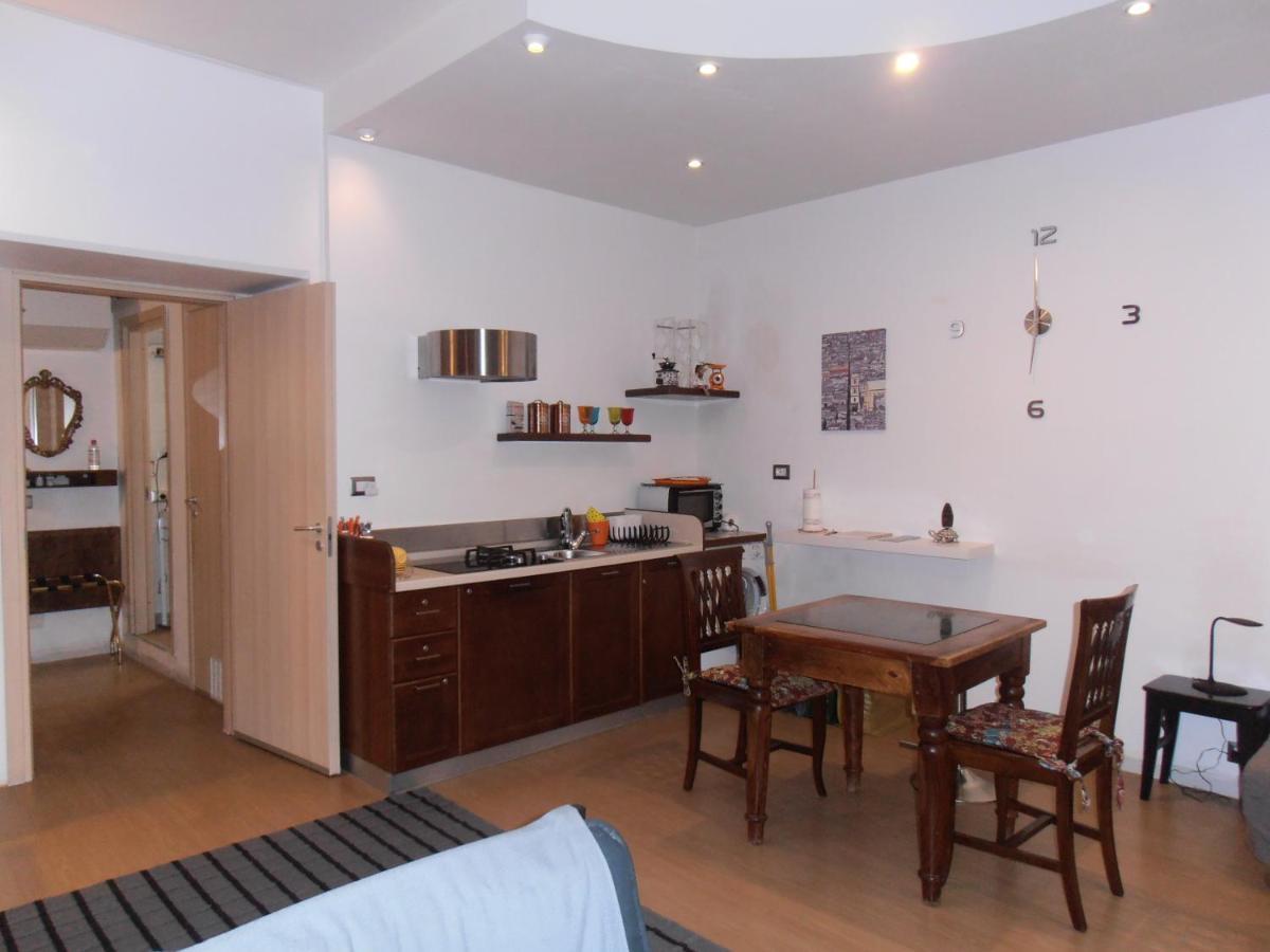 La Residenza Napoli Chiaia Short Let Apartment Superior Via Chiaia 82 Exteriör bild