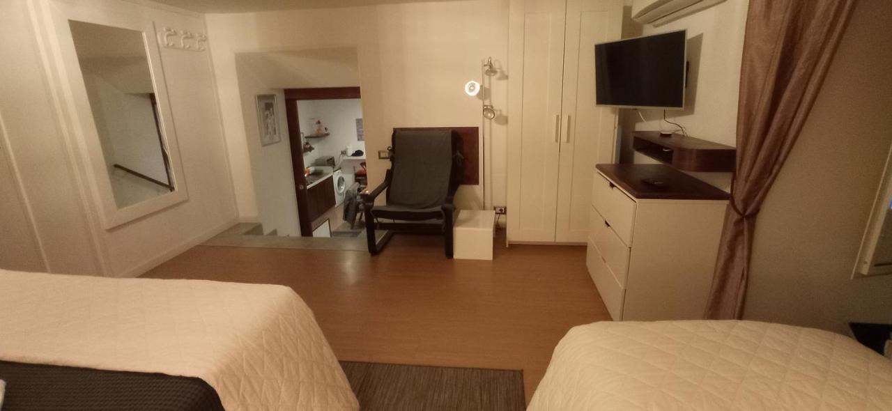La Residenza Napoli Chiaia Short Let Apartment Superior Via Chiaia 82 Exteriör bild