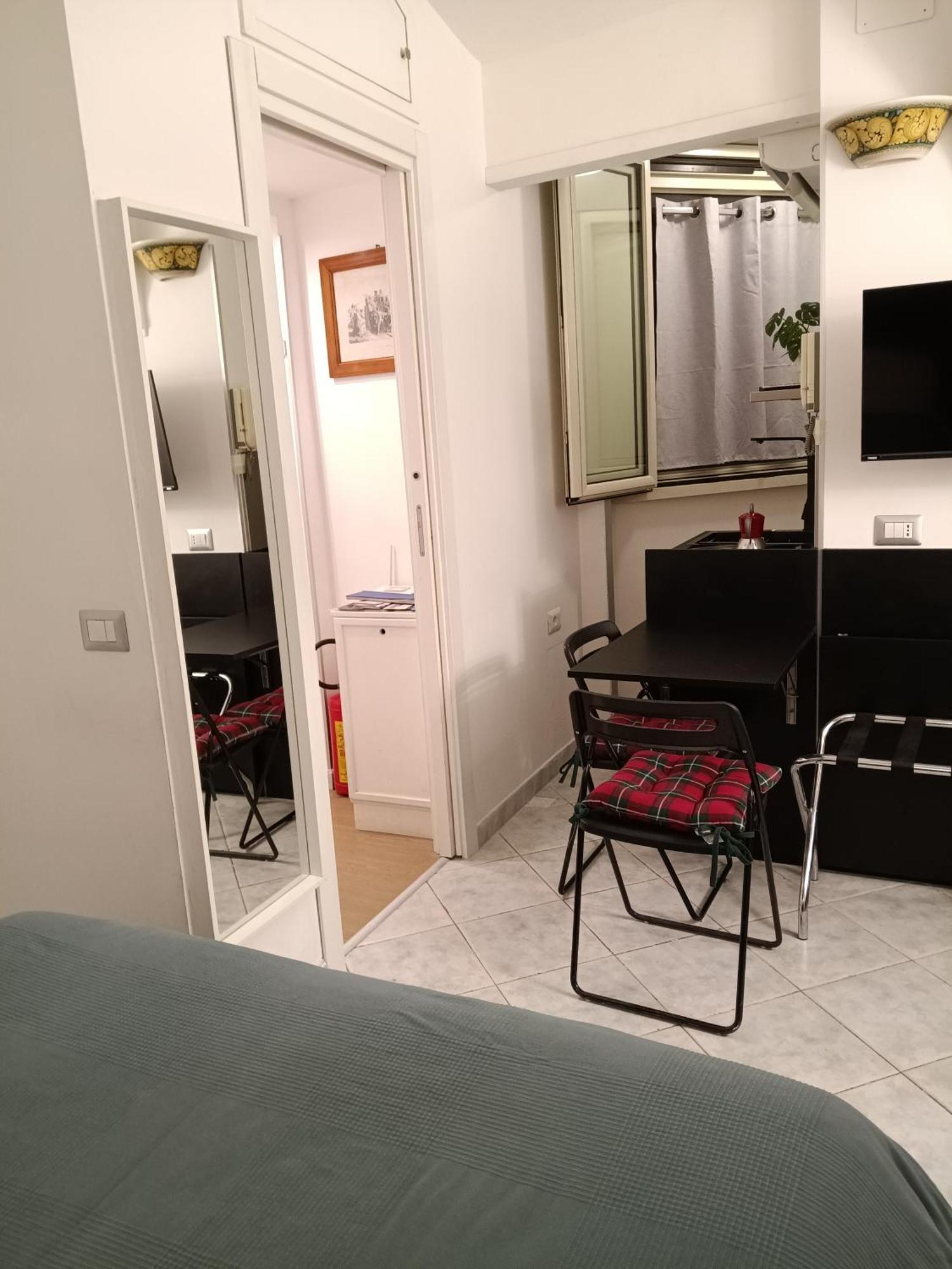 La Residenza Napoli Chiaia Short Let Apartment Superior Via Chiaia 82 Exteriör bild