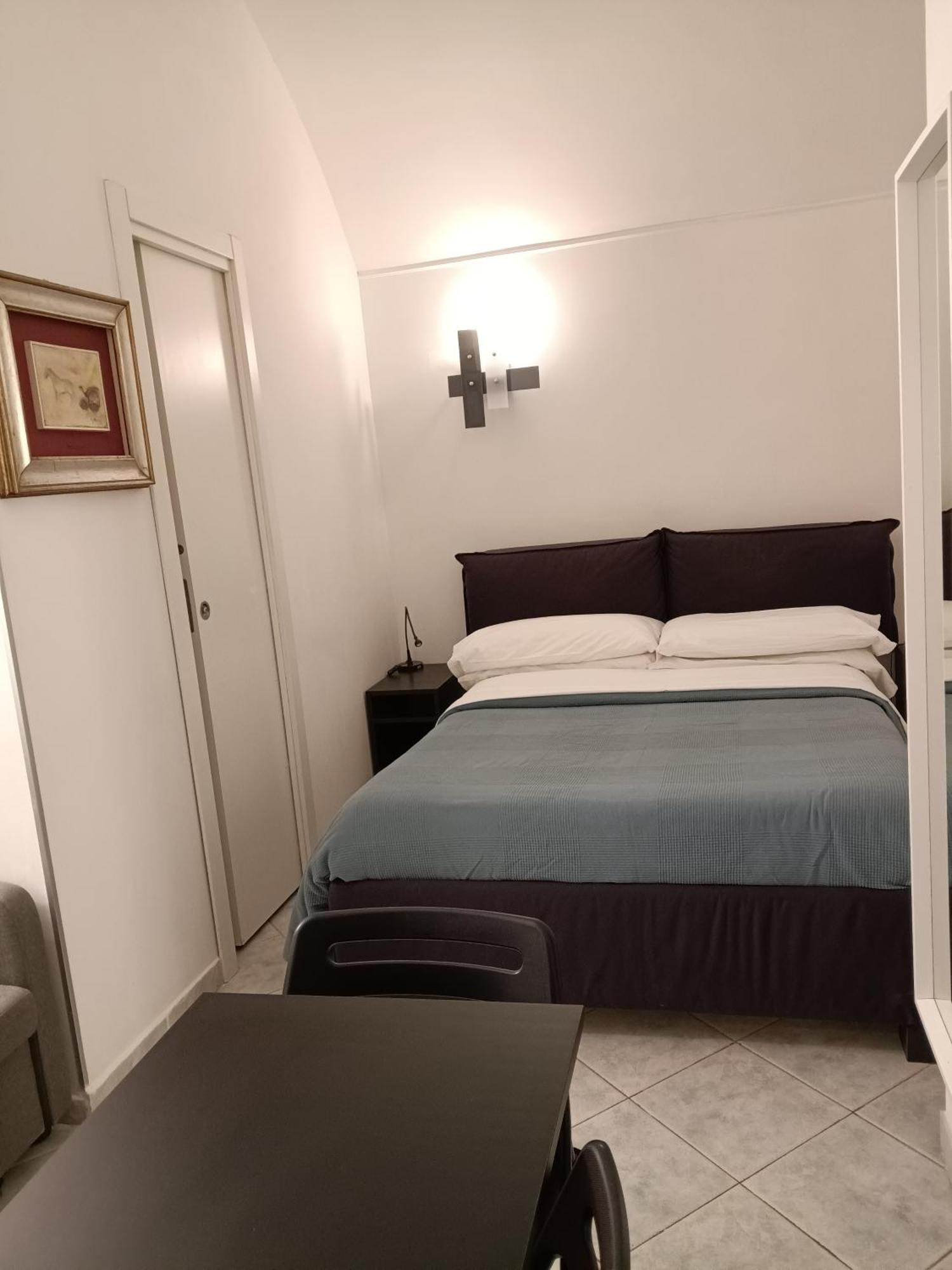 La Residenza Napoli Chiaia Short Let Apartment Superior Via Chiaia 82 Exteriör bild