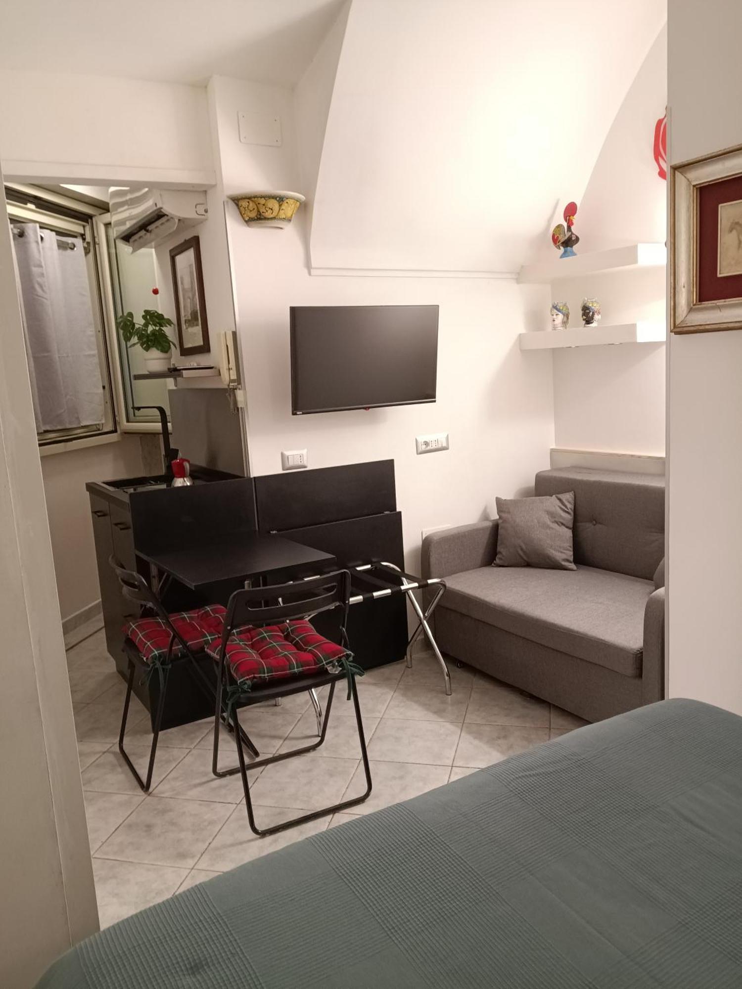 La Residenza Napoli Chiaia Short Let Apartment Superior Via Chiaia 82 Exteriör bild