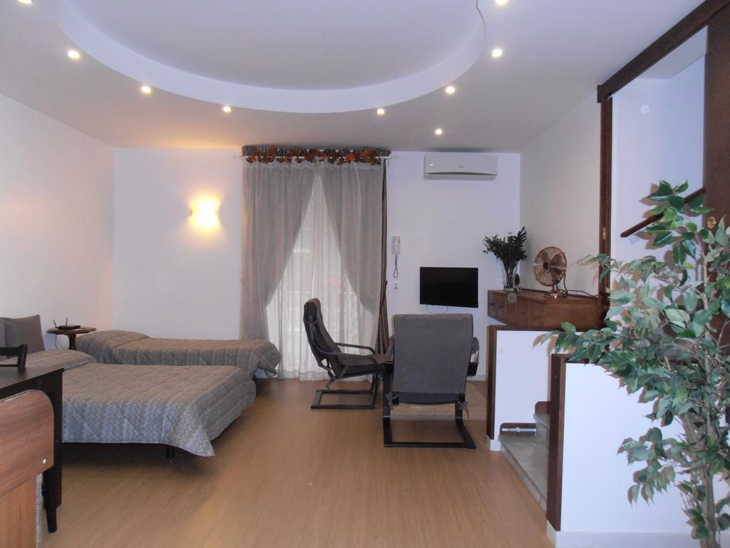 La Residenza Napoli Chiaia Short Let Apartment Superior Via Chiaia 82 Exteriör bild