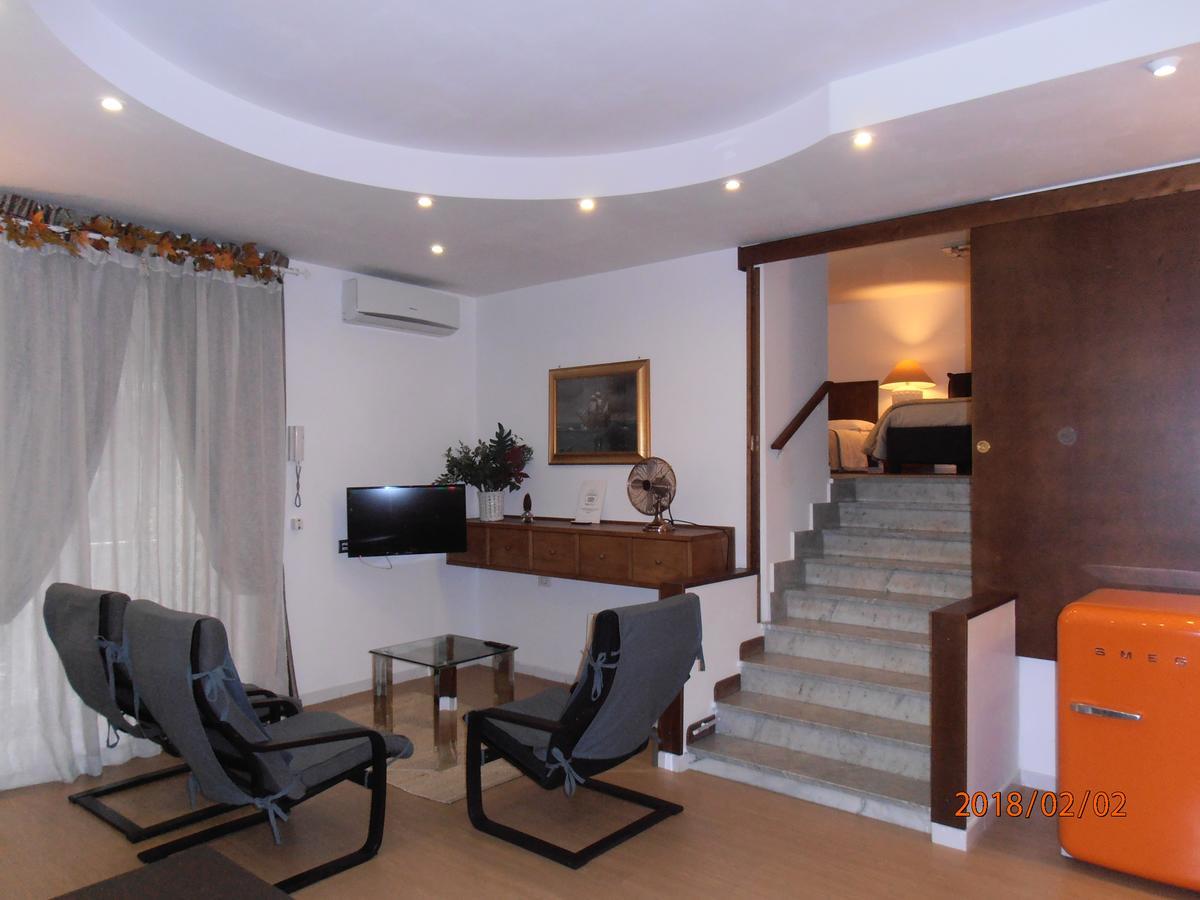 La Residenza Napoli Chiaia Short Let Apartment Superior Via Chiaia 82 Exteriör bild